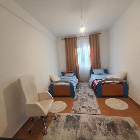Spacious House With A Big Garden And Fire Pit Villa Tirana Eksteriør billede