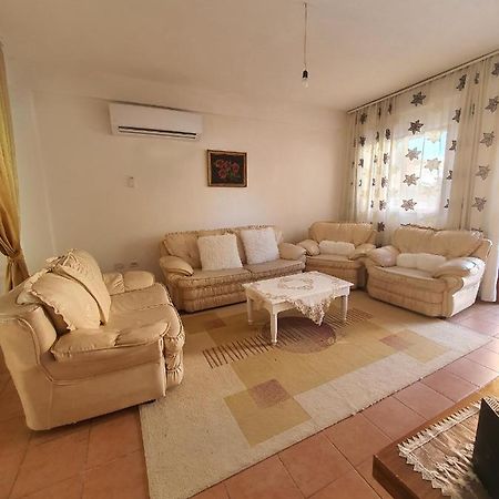 Spacious House With A Big Garden And Fire Pit Villa Tirana Eksteriør billede