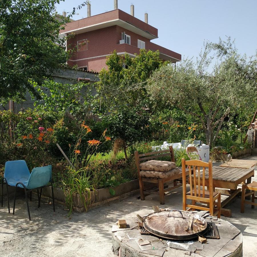 Spacious House With A Big Garden And Fire Pit Villa Tirana Eksteriør billede
