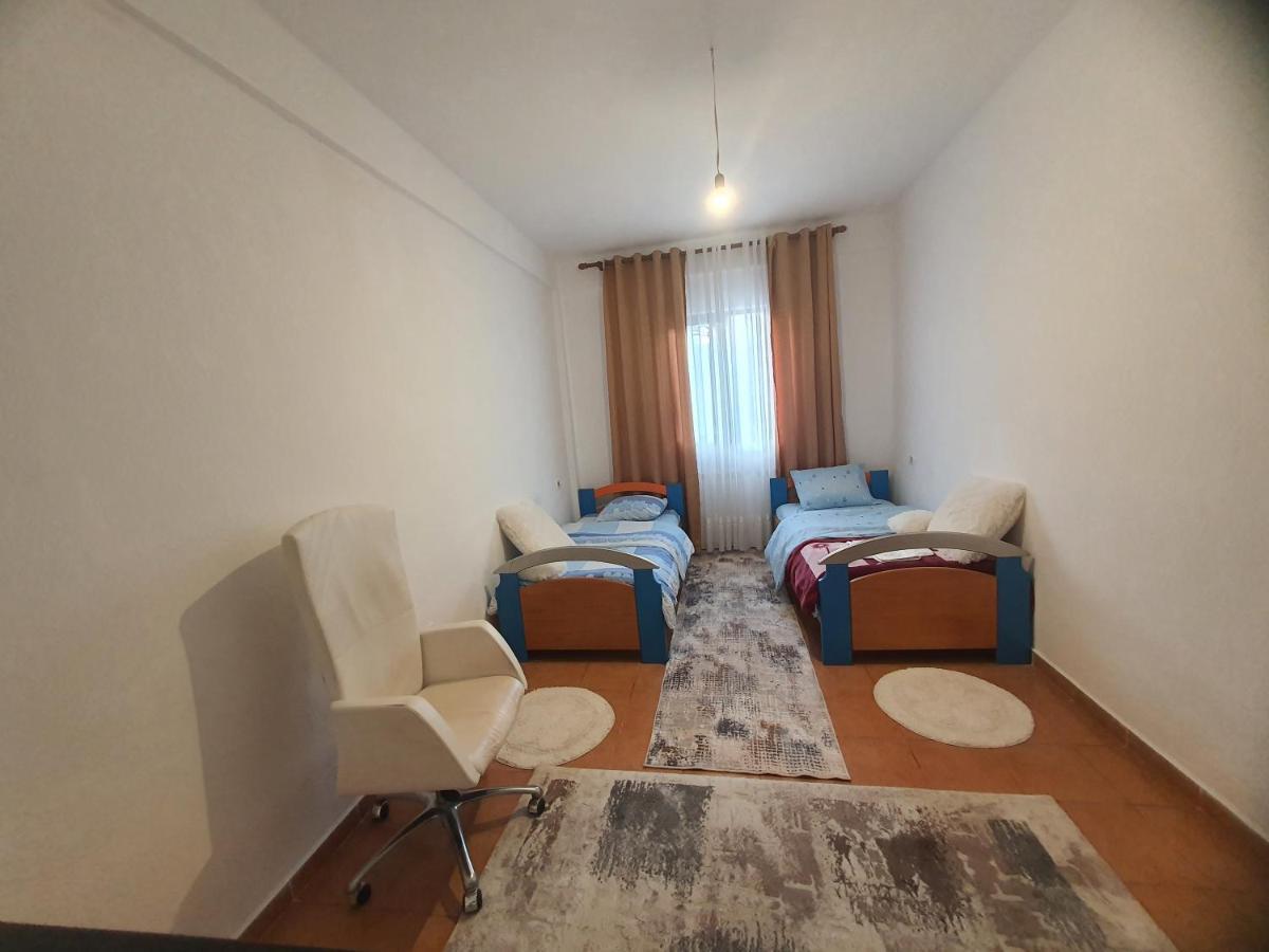 Spacious House With A Big Garden And Fire Pit Villa Tirana Eksteriør billede