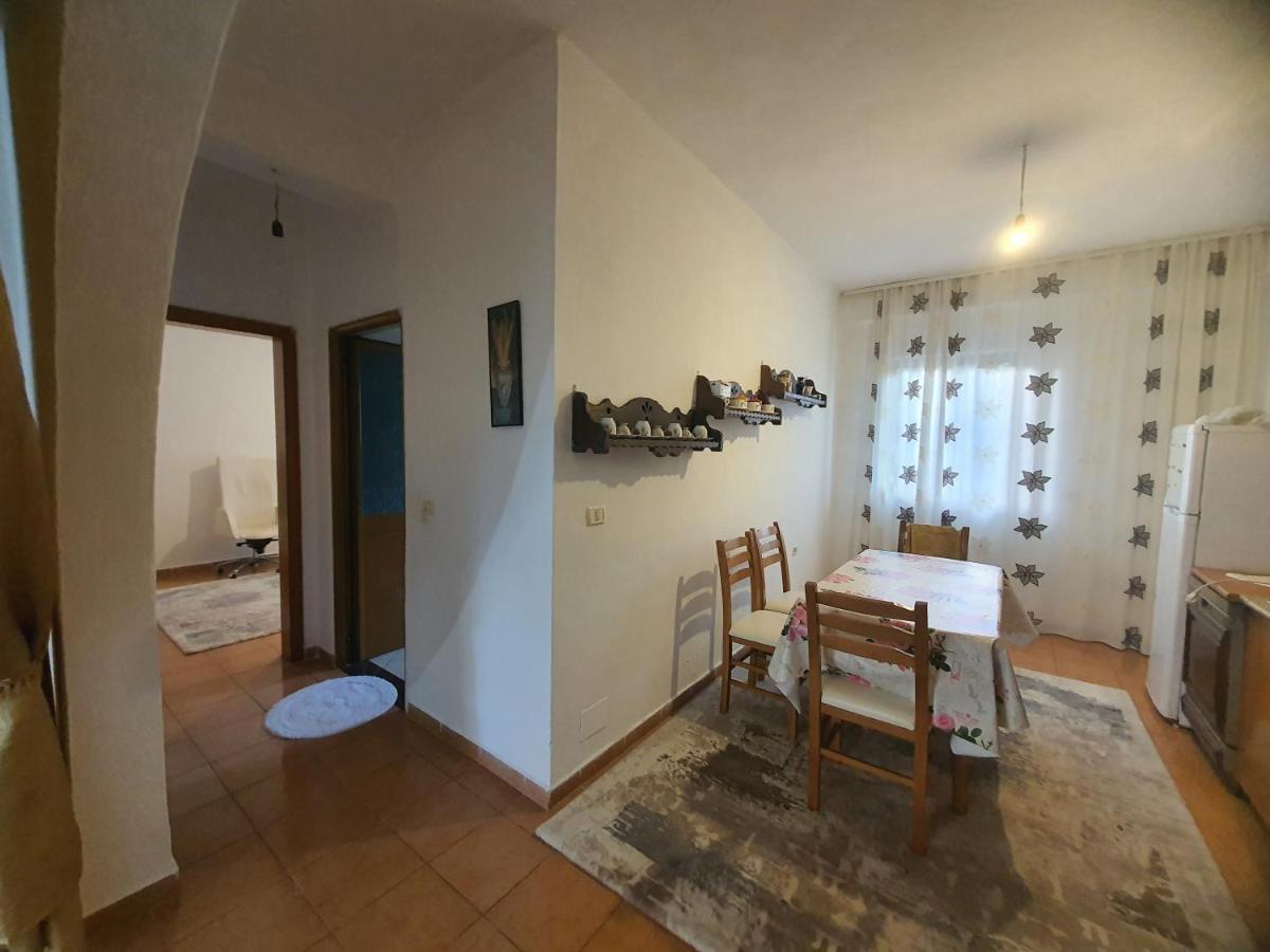Spacious House With A Big Garden And Fire Pit Villa Tirana Eksteriør billede